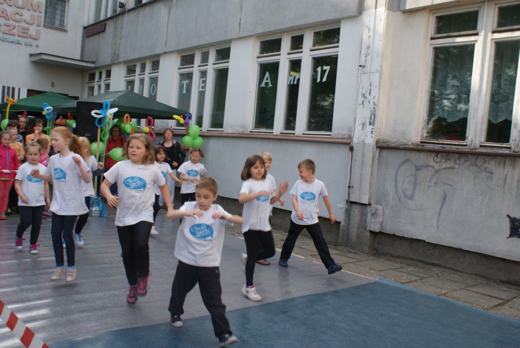 Występ grupy tanecznej „Rozrabiaki”.